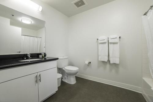 Hollywood Gallery Apartment