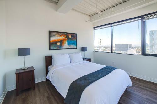 California Jewel Apartment