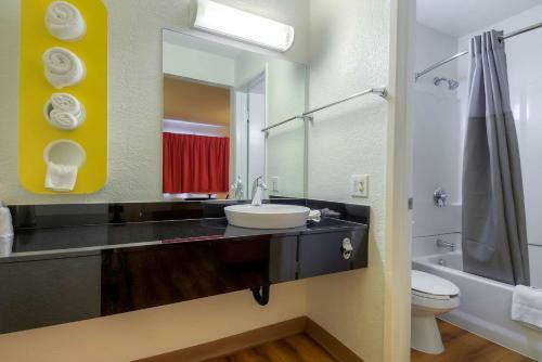 Motel 6 Palm Springs - Rancho Mirage