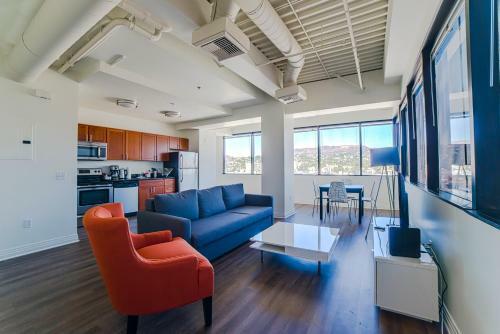 California Wanderlust Apartment