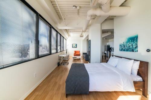Hollywood Dicaprio Apartment