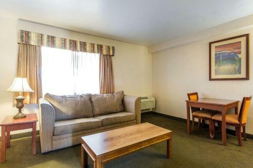 Hotel Econo Lodge Inn & Suites Riverside