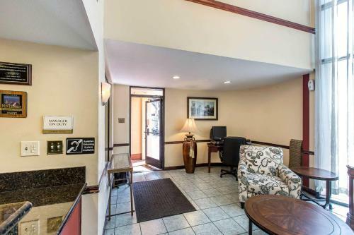 Hotel Econo Lodge Inn & Suites Riverside