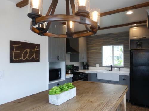 Redwood Hollow Cottages