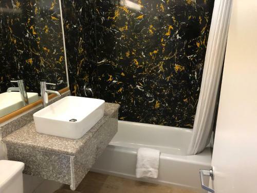 Motel Americas Best Value Inn Visalia