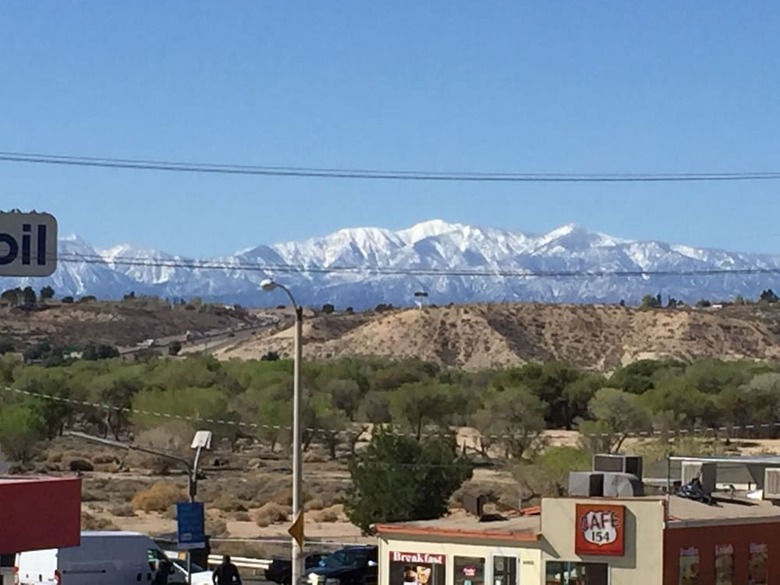 Hotel Hilltop Inn & Suites