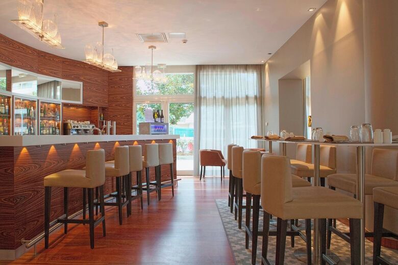AC Hotel Ambassadeur Antibes - Juan Les Pins