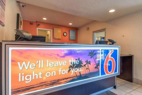 Motel 6 Westminster South - Long Beach Area