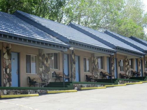 Silver Saddle Motel