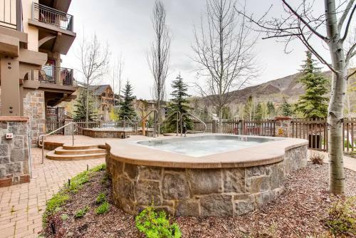 Hotel Capitol Peak Lodge