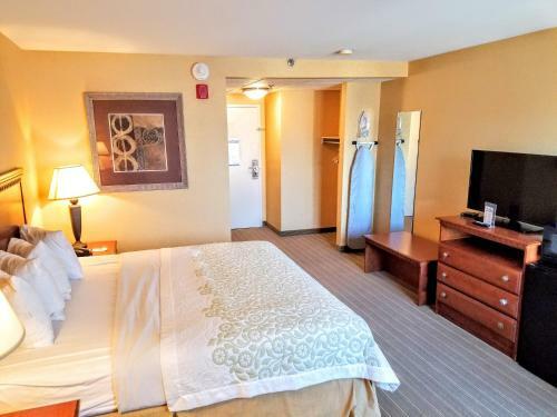 Hotel Days Inn Bradley Airport