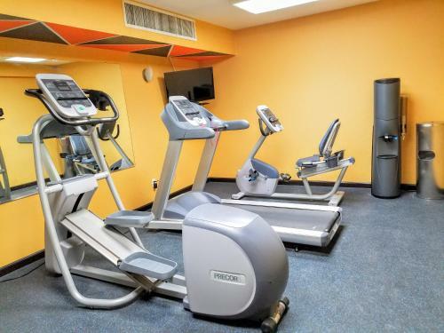 Hotel Days Inn Bradley Airport