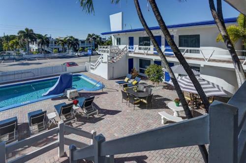 Hotel Blue Strawberry By The Sea