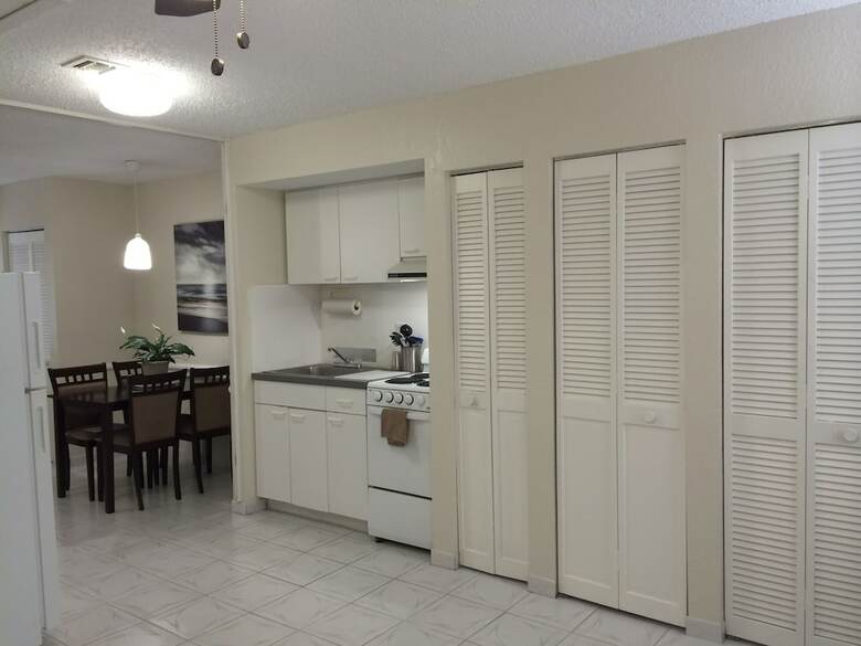 Apartamento Hollywood By The Sea Suites