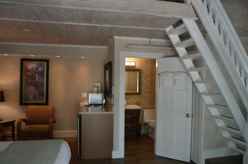 Posada Douglas House