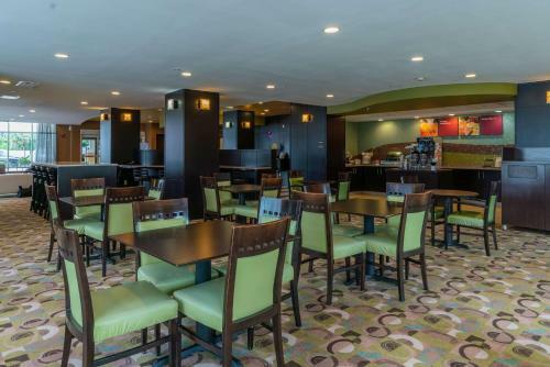 Hotel Comfort Suites Lake City
