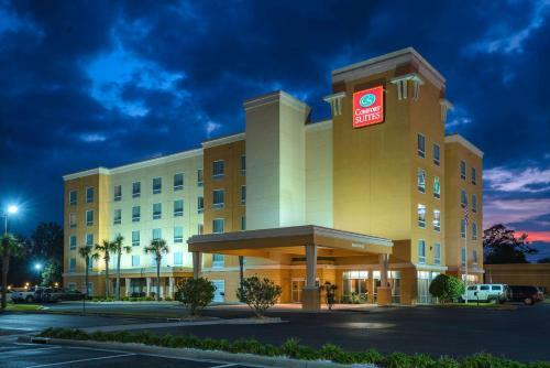 Hotel Comfort Suites Lake City