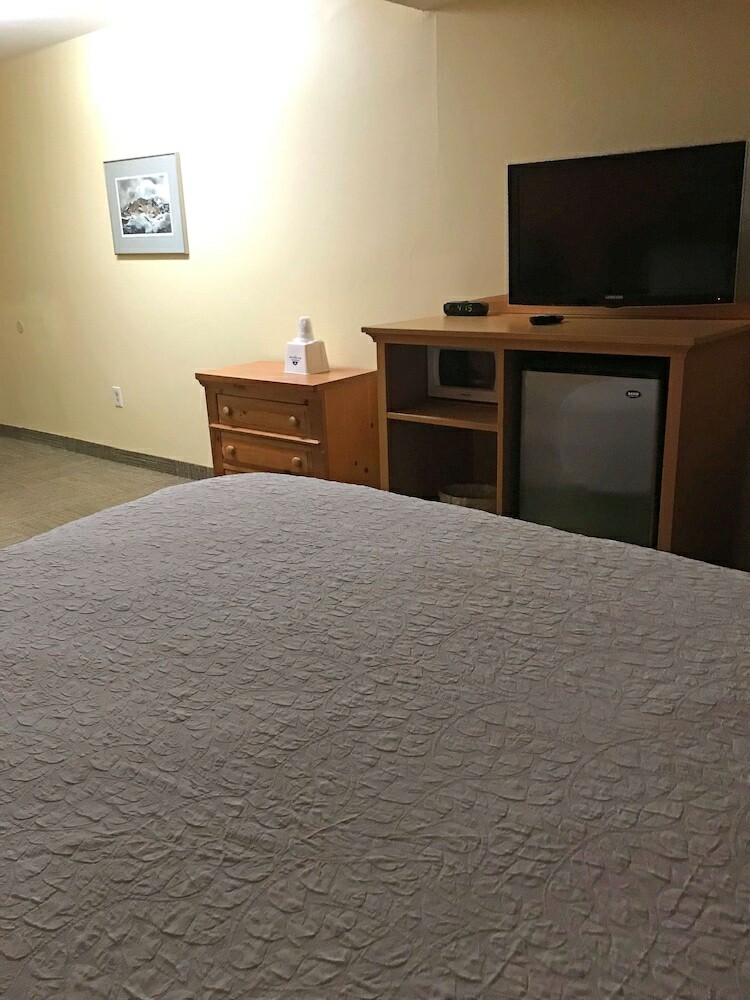 America's Best Value Inn Executive Suites & Hotel