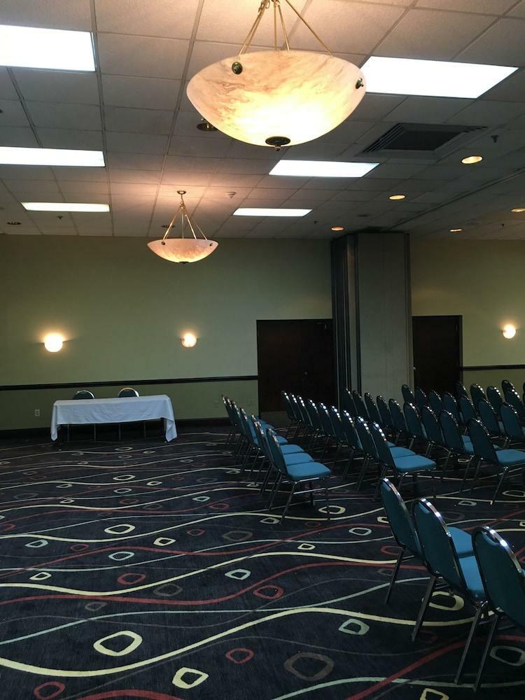Hotel Ramada Airport Conference Center