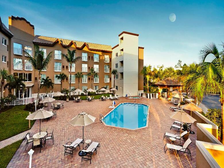 Hotel Holiday Inn Express Naples Downtown 5th Avenue