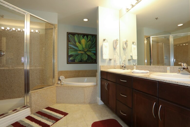 Aparthotel Laketown Wharf By Resort Collection