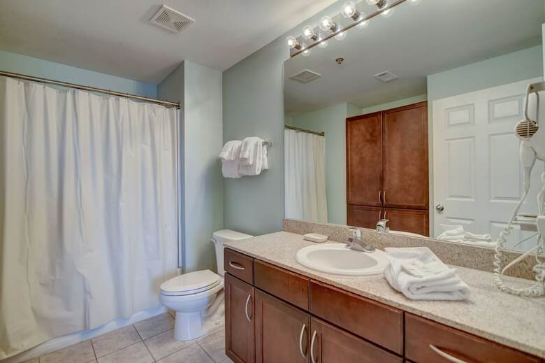 Aparthotel Laketown Wharf By Resort Collection