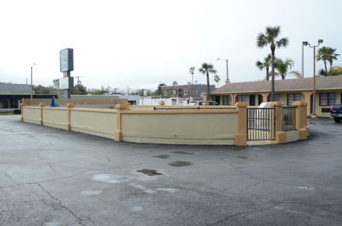 Motel Scottish Inns Lion Inn