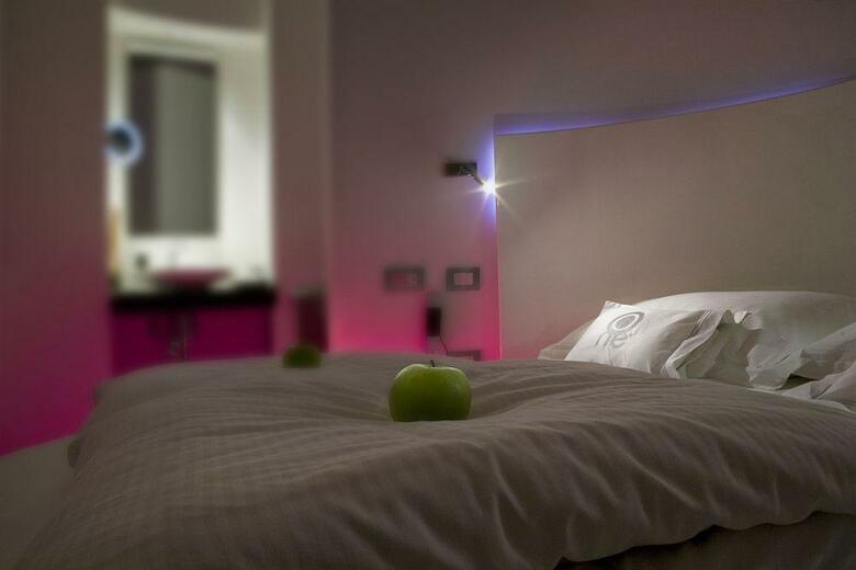 UNA Hotel One
