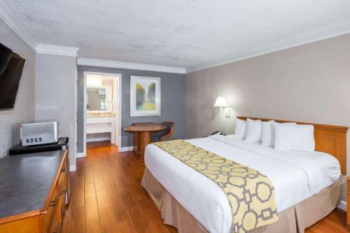 Hotel Baymont Inn & Suites - Tallahassee Central