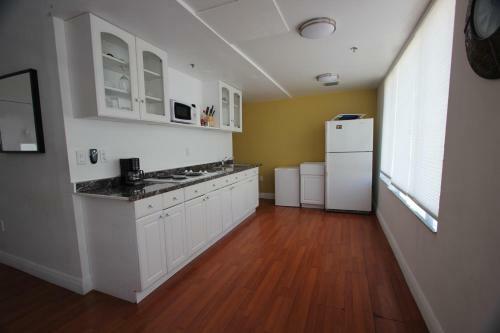 918 Ocean Drive Apartments