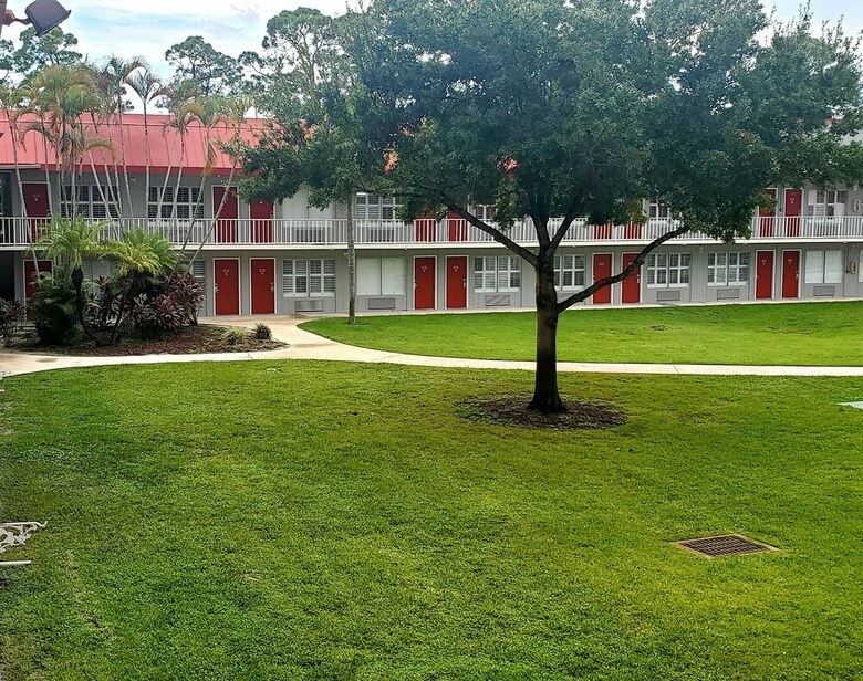 Hotel Vero Beach Inn & Suites