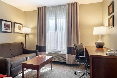 Hotel Comfort Inn And Suites