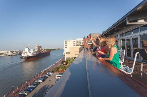 Cotton Sail Hotel Savannah Riverfront
