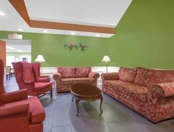 Motel Baymont Inn And Suites - Warner Robins