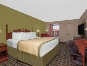 Motel Baymont Inn And Suites - Warner Robins