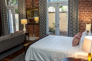 Bed & Breakfast East Bay Inn