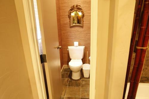 Hotel Destinations Inn Theme Rooms