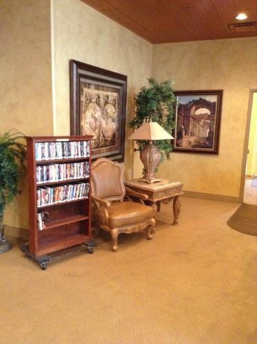 Hotel Destinations Inn Theme Rooms