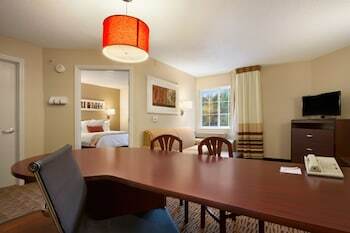 Hotel Hawthorn Suites By Wyndham Chicago - Hoffman Estates