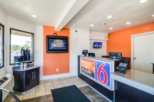 Motel 6 Chicago O'hare - Schiller Park