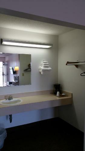 Hotel Hoosier Inn- Portland