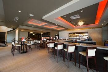 Holiday Inn Hotel & Suites Davenport