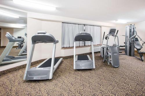 Hotel Ramada By Wyndham Des Moines Tropics Resort & Conference Ctr