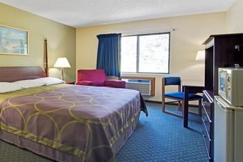 Hotel Super 8 Lenexa Overland Park Area