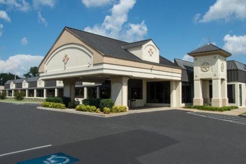 Hotel Lamplighter Inn & Suites Pittsburg