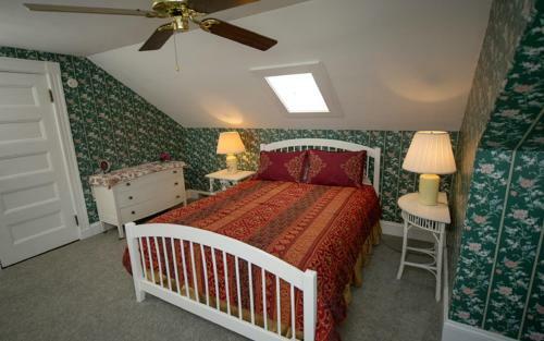 Posada Thornhedge Inn