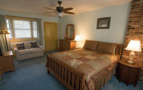 Posada Thornhedge Inn