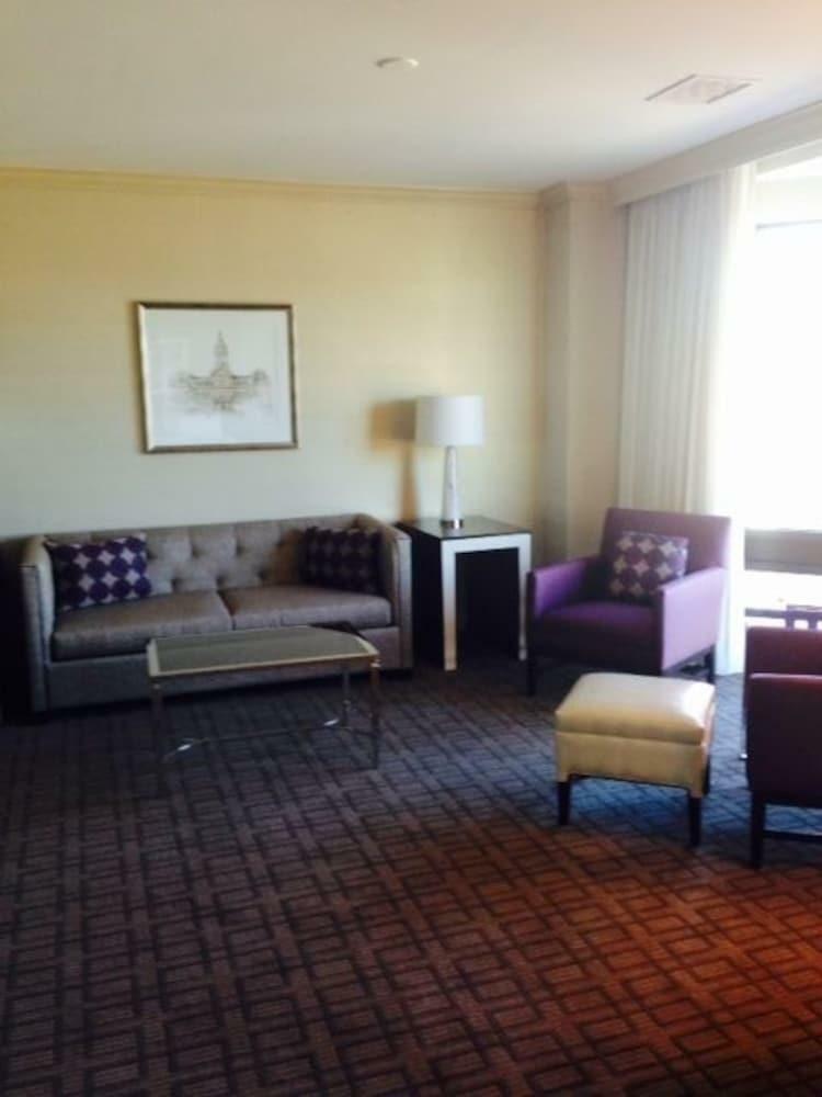 Hotel Royal Sonesta Harbor Court Baltimore