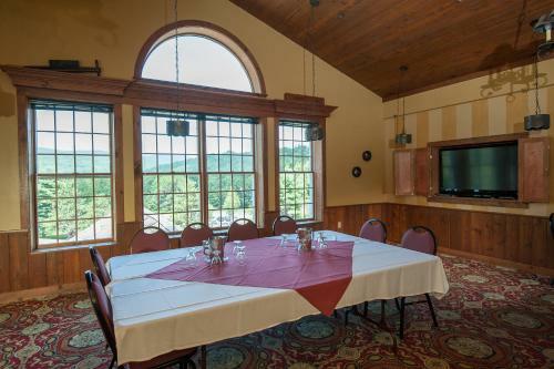 Hotel Jiminy Peak Mountain Resort
