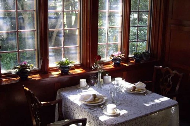 Isaiah Jones Homestead Bed And Breakfast